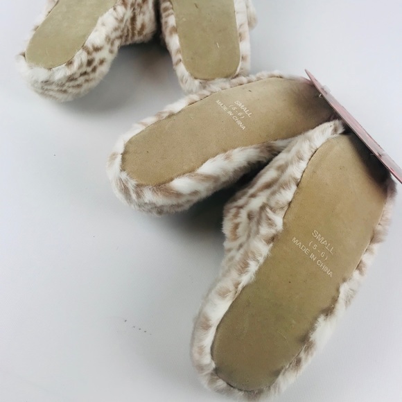 Plush Leopard Print Slipper - Picture 4 of 5